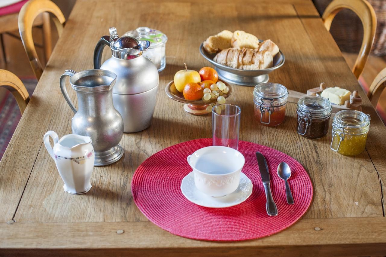 Bed and Breakfast Chez Camille Etrigny Экстерьер фото